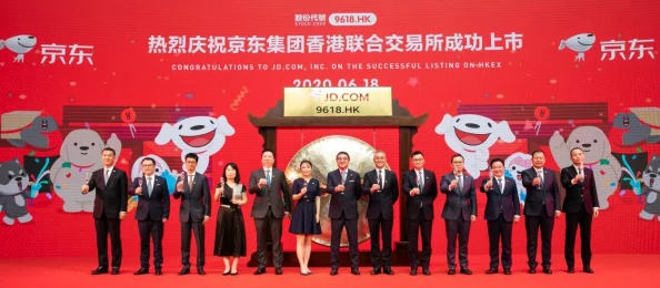 物业维修工老王和林诗诗：携手共度难关，助力小区环境提升与邻里关系改善